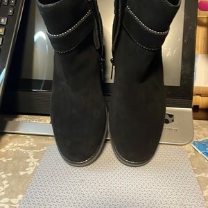 Blondo black real suede- waterproof boots